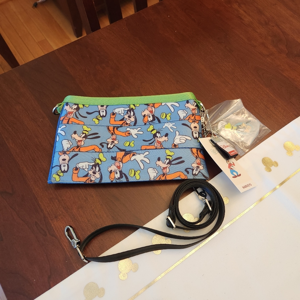 Harveys Seatbelt Goofy Hipster Pack bag💙